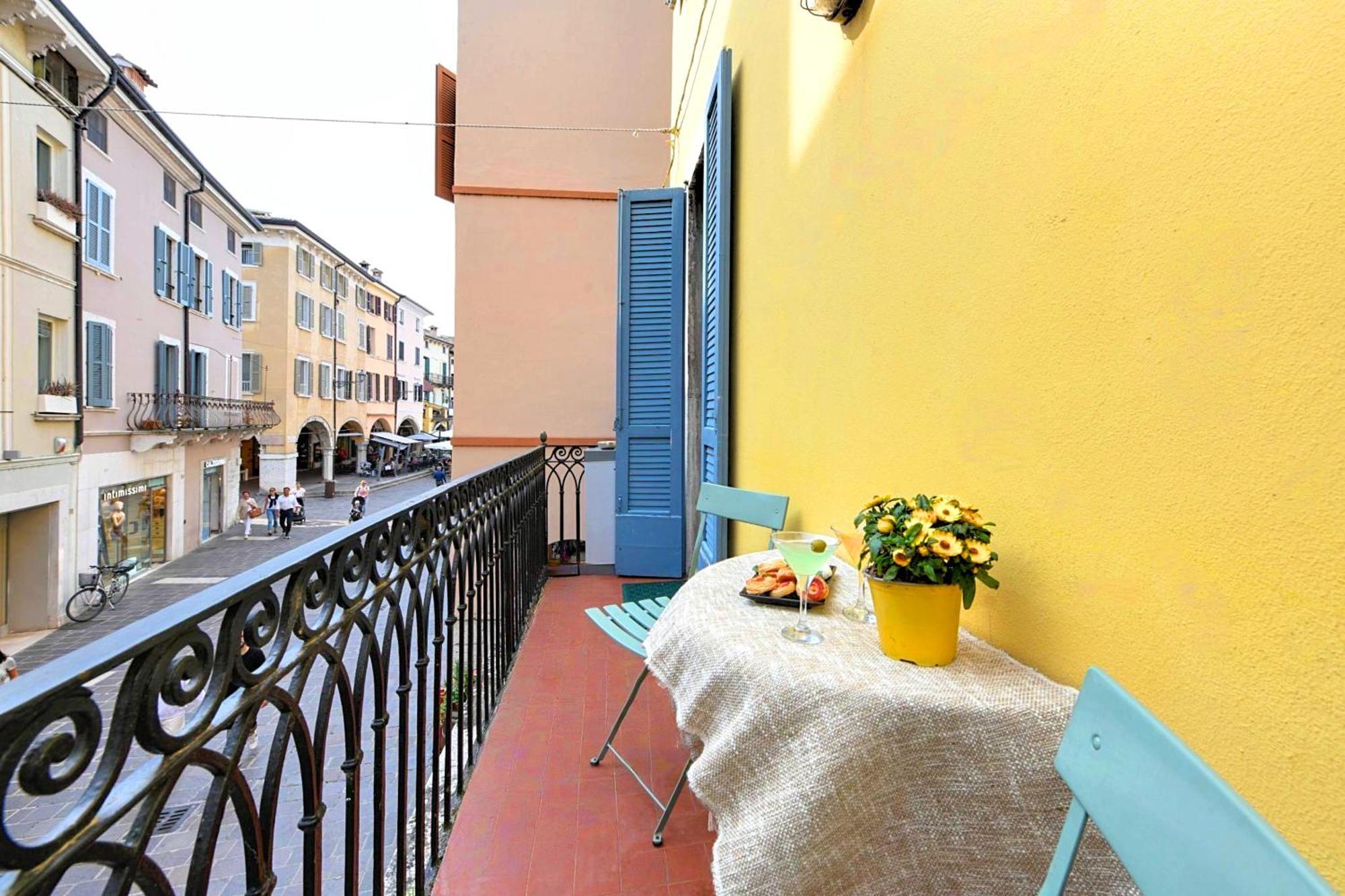 Desenzanoloft Le Petit Bijou - Restyling 2025 - Downtown Desenzano del Garda Exterior foto